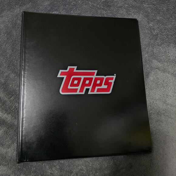 BRAND NEW NYCC Topps Branded Card Binder w/ 10 Sheets - Picture 1 of 3